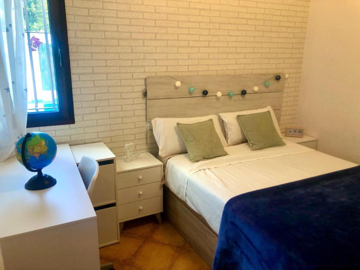 Gatu Premium Lurberri Piscina Privada, 4 Dormitorios, 2 Banos, Parking , Jardines, 