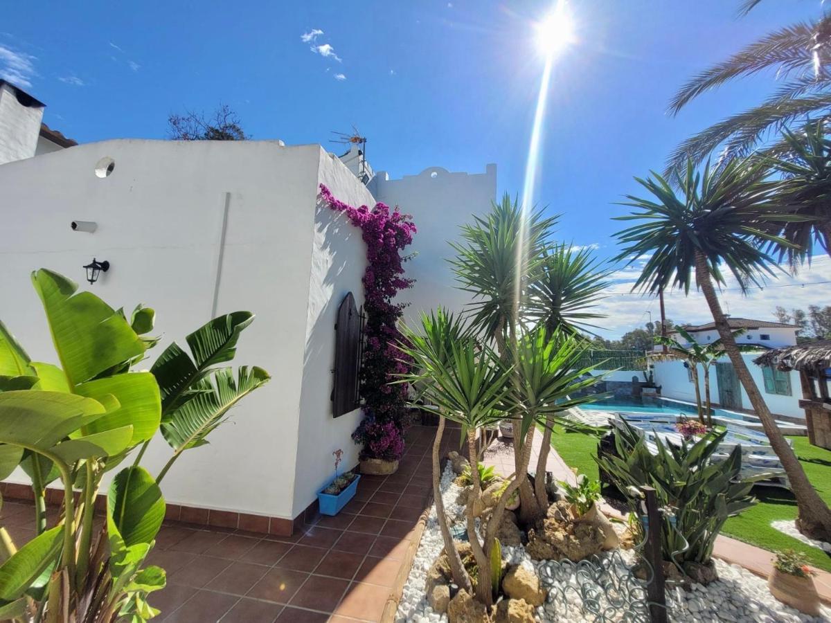 Gatu Premium Lurberri Piscina Privada, 4 Dormitorios, 2 Banos, Parking , Jardines, 