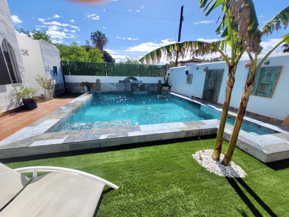 Gatu Premium Lurberri Piscina Privada, 4 Dormitorios, 2 Banos, Parking , Jardines, 