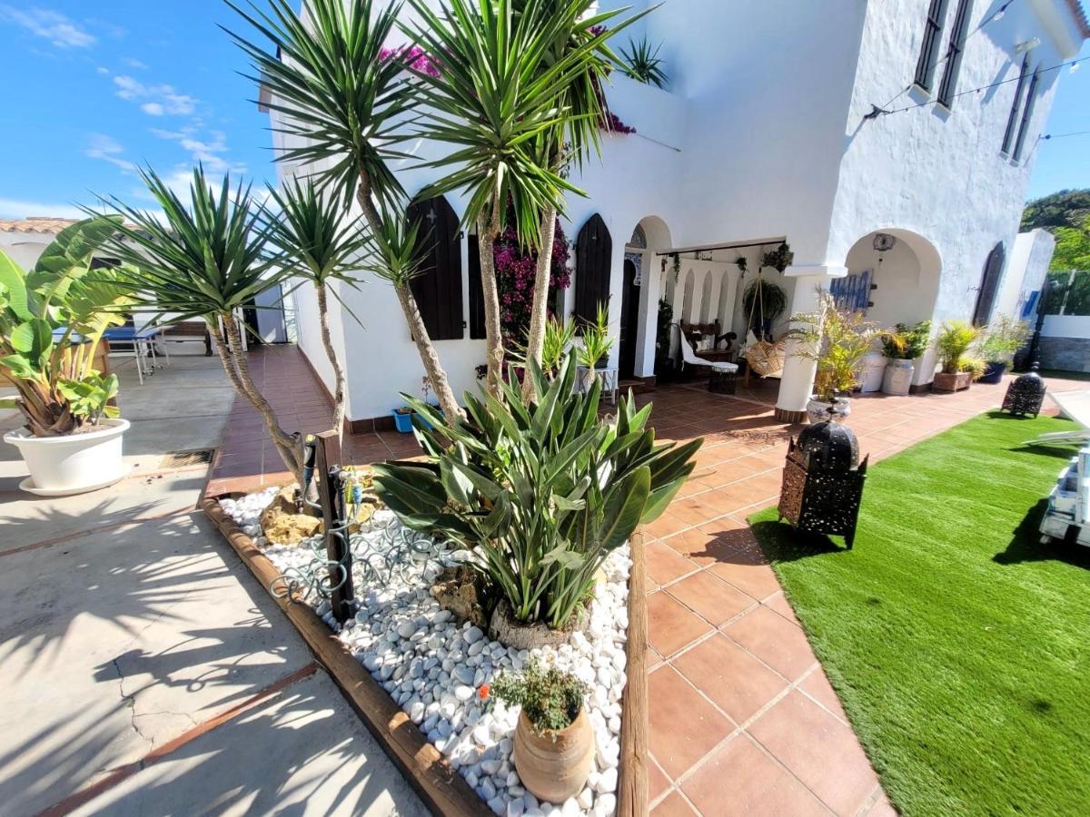 Gatu Premium Lurberri Piscina Privada, 4 Dormitorios, 2 Banos, Parking , Jardines, 