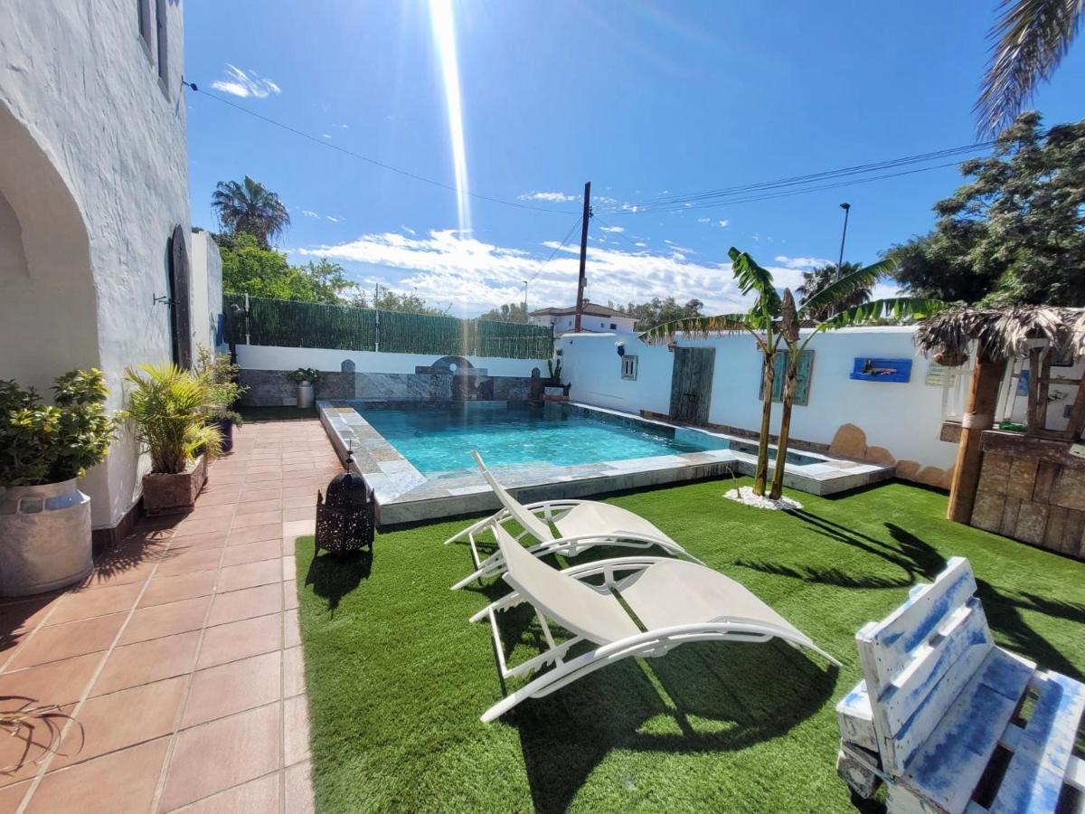 Gatu Premium Lurberri Piscina Privada, 4 Dormitorios, 2 Banos, Parking , Jardines, 