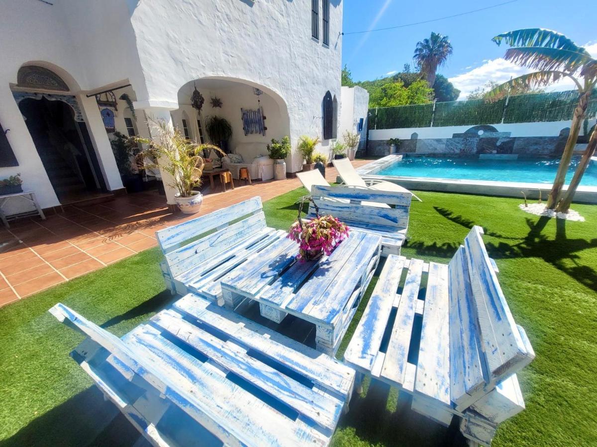 Gatu Premium Lurberri Piscina Privada, 4 Dormitorios, 2 Banos, Parking , Jardines, 